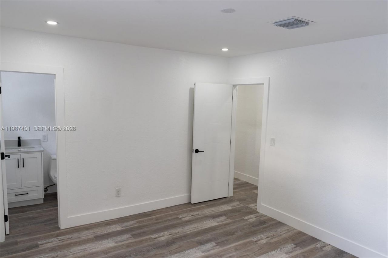 2600 NW 108th St , Miami, FL 33167 Photo