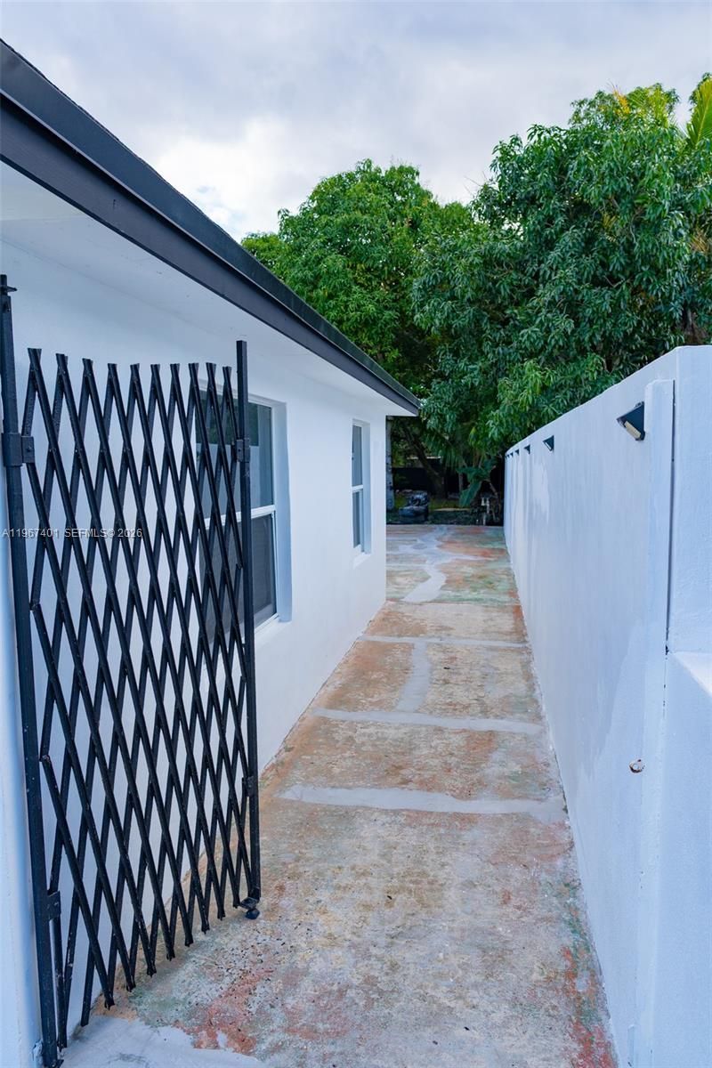 2600 NW 108th St , Miami, FL 33167 Photo