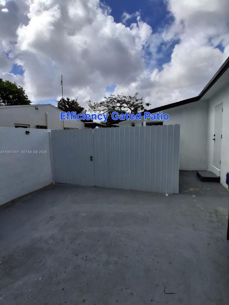 2600 NW 108th St, Miami, FL 33167 Photo