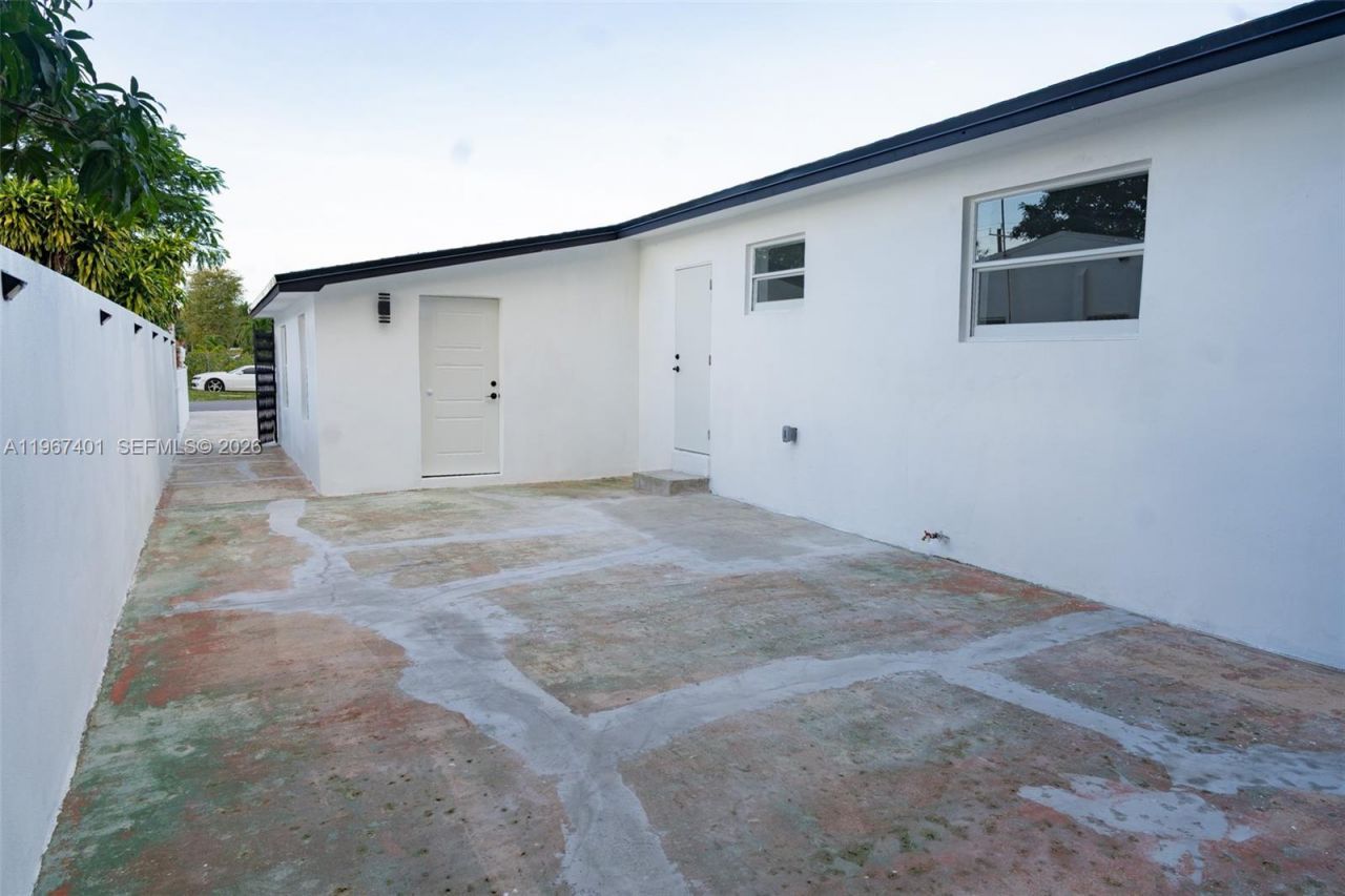 2600 NW 108th St , Miami, FL 33167 Photo