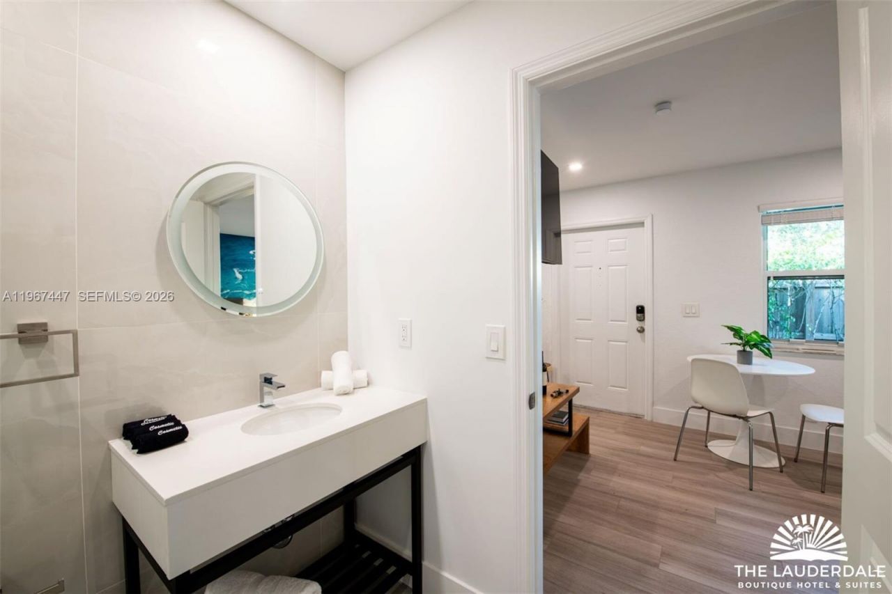 505 SE 16th St , Fort Lauderdale, FL 33316 Photo