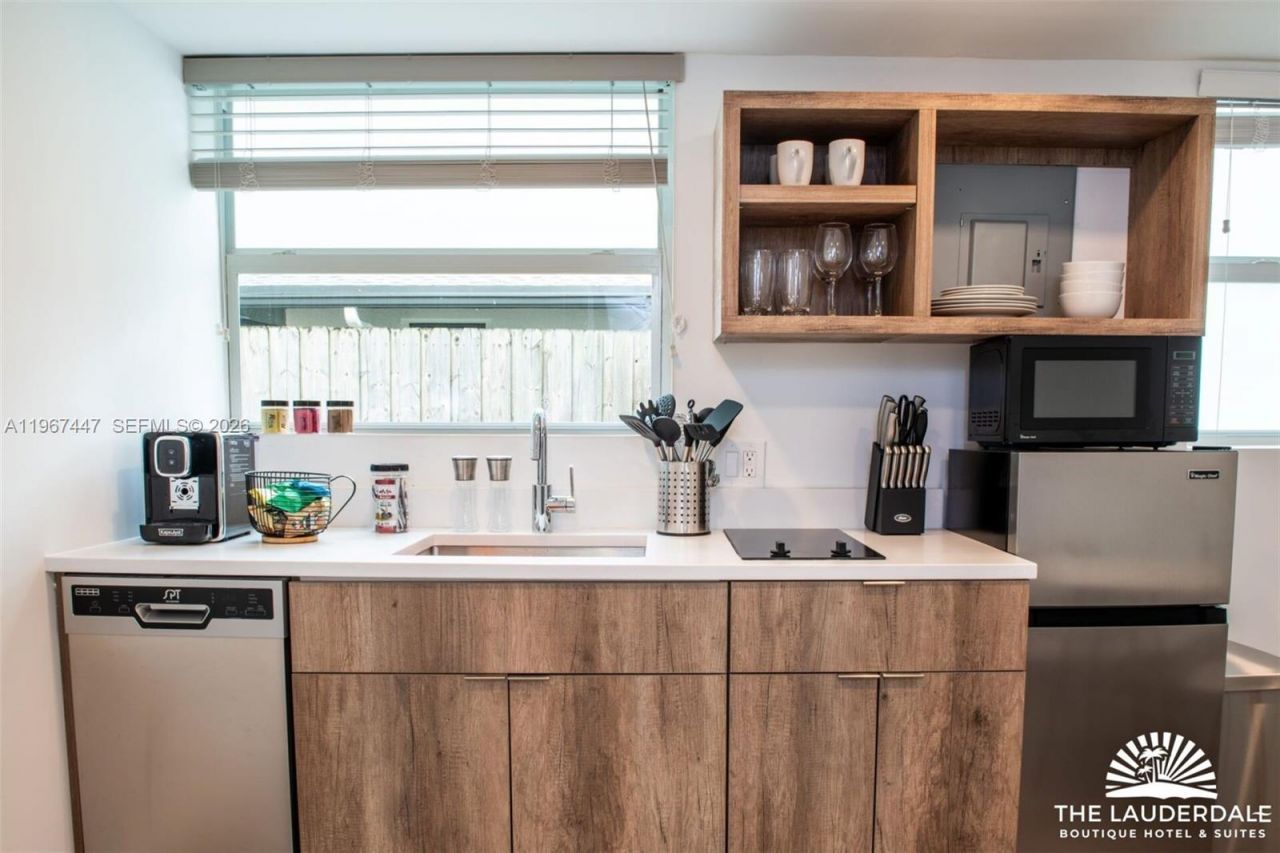 505 SE 16th St , Fort Lauderdale, FL 33316 Photo