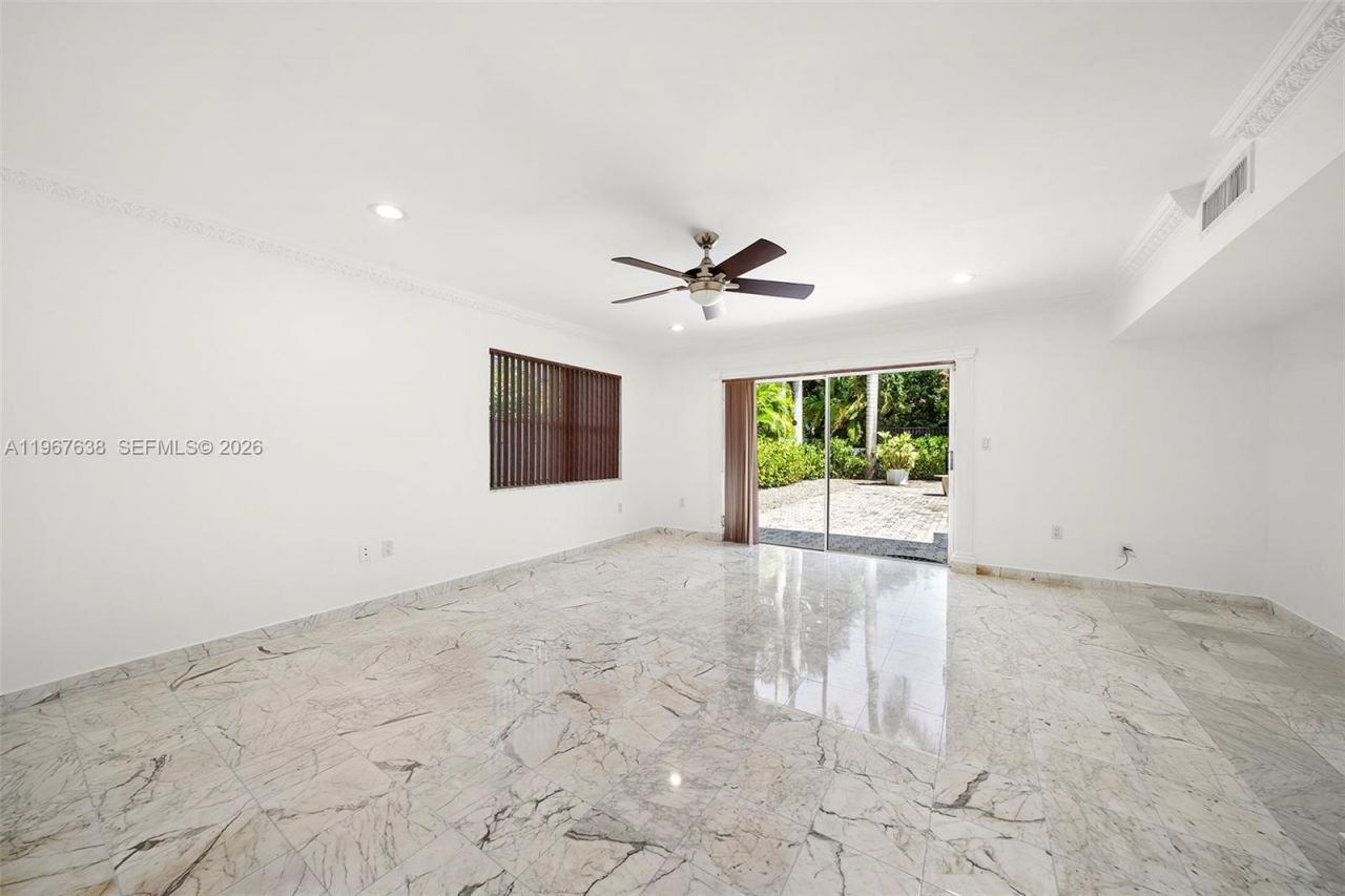 465 Golden Beach Dr , Golden Beach, FL 33160 Photo