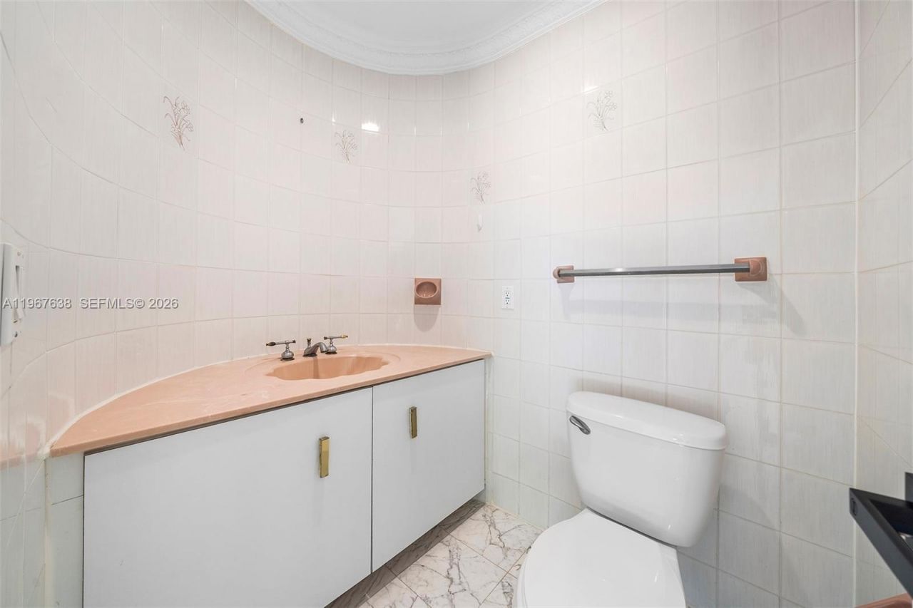 465 Golden Beach Dr , Golden Beach, FL 33160 Photo