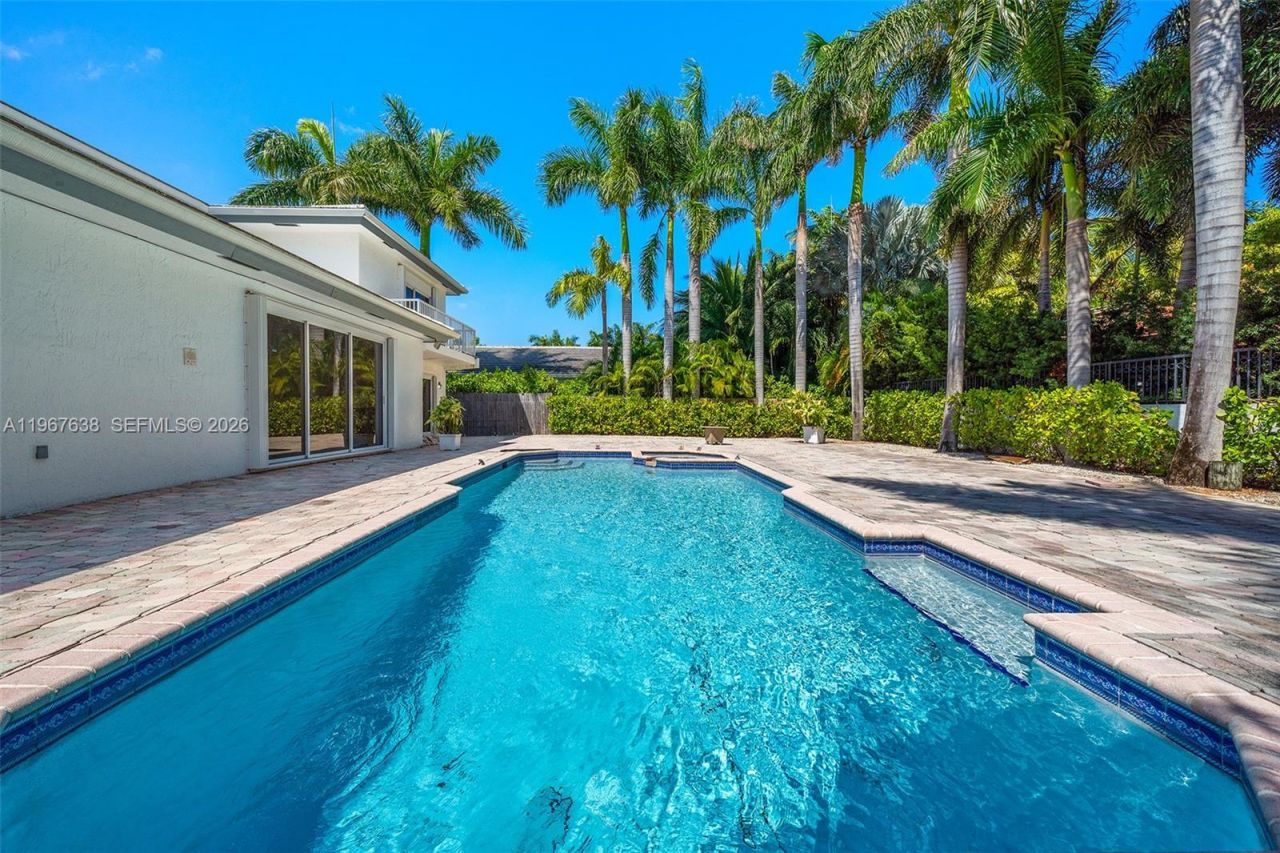 465 Golden Beach Dr , Golden Beach, FL 33160 Photo