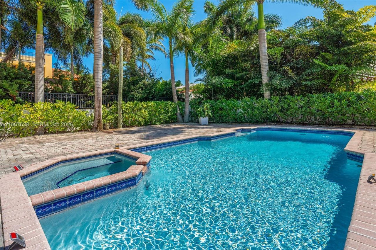 465 Golden Beach Dr , Golden Beach, FL 33160 Photo