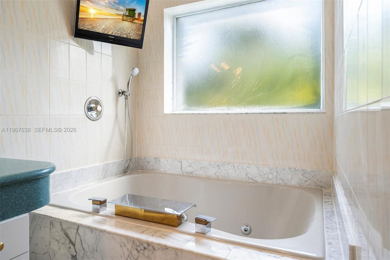 465 Golden Beach Dr , Golden Beach, FL 33160 Photo