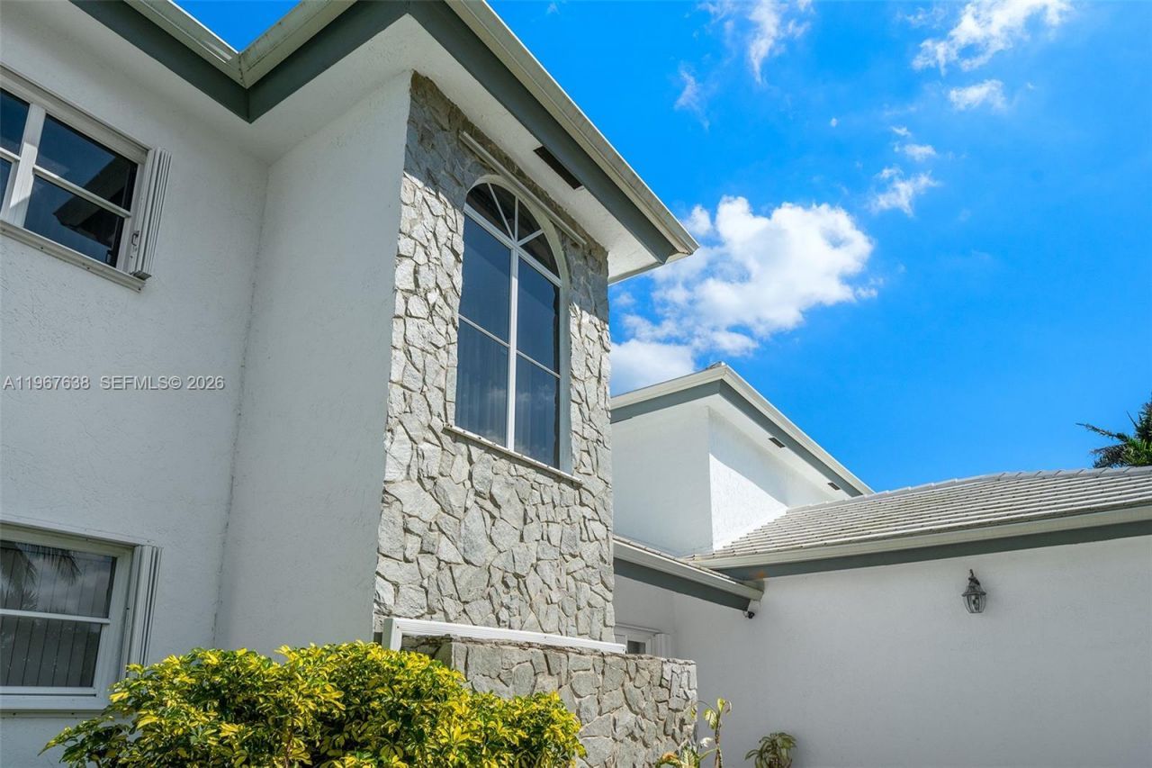 465 Golden Beach Dr , Golden Beach, FL 33160 Photo