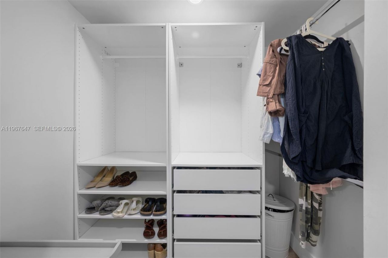 1025 92nd St, Unit 406, Bay Harbor Islands, FL 33154 Photo