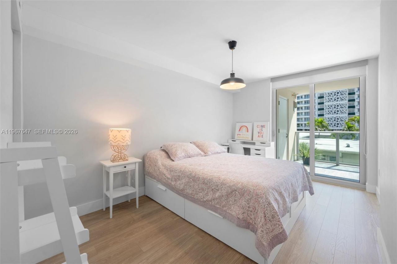 1025 92nd St, Unit 406, Bay Harbor Islands, FL 33154 Photo