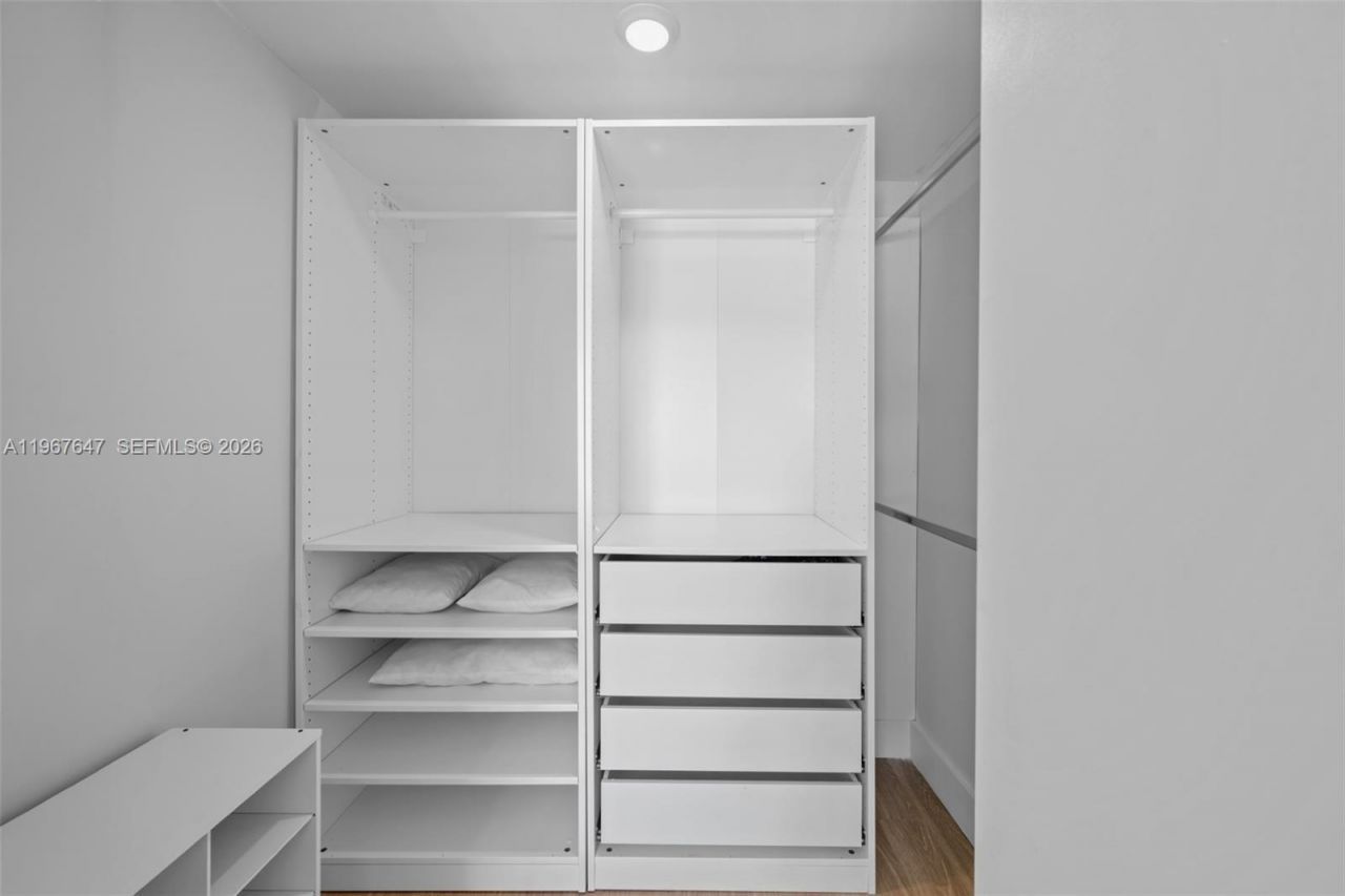 1025 92nd St, Unit 406, Bay Harbor Islands, FL 33154 Photo