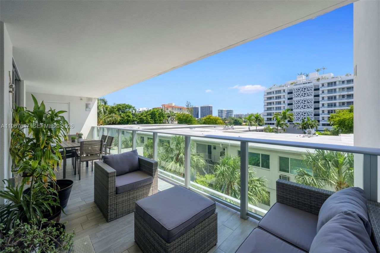 1025 92nd St, Unit 406, Bay Harbor Islands, FL 33154 Photo