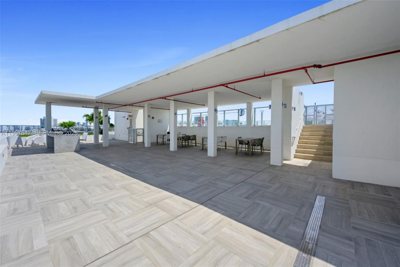 1025 92nd St, Unit 406, Bay Harbor Islands, FL 33154 Photo