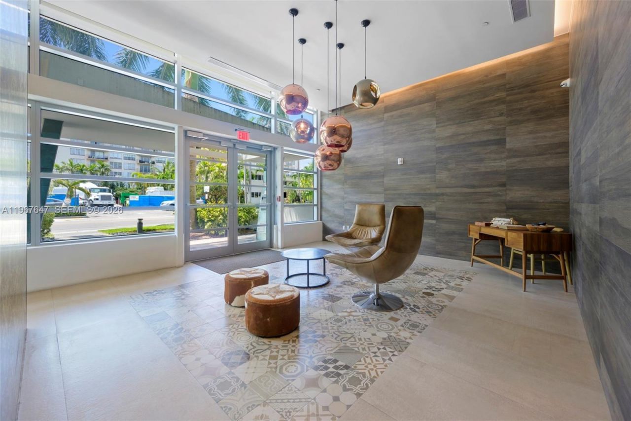 1025 92nd St, Unit 406, Bay Harbor Islands, FL 33154 Photo