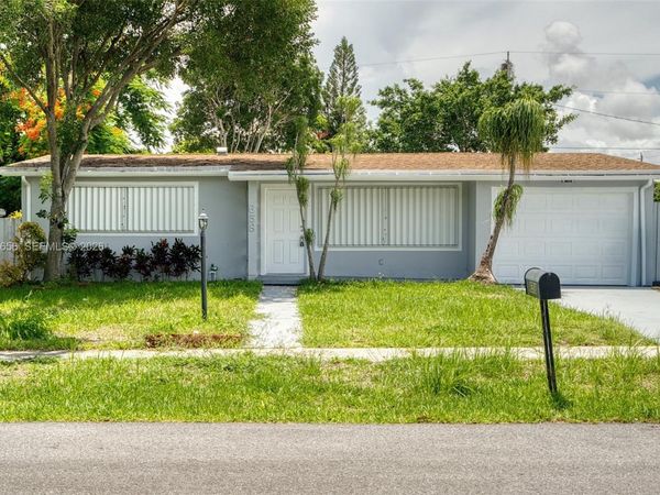 658 SW 1st Ct , Boynton Beach, FL 33426