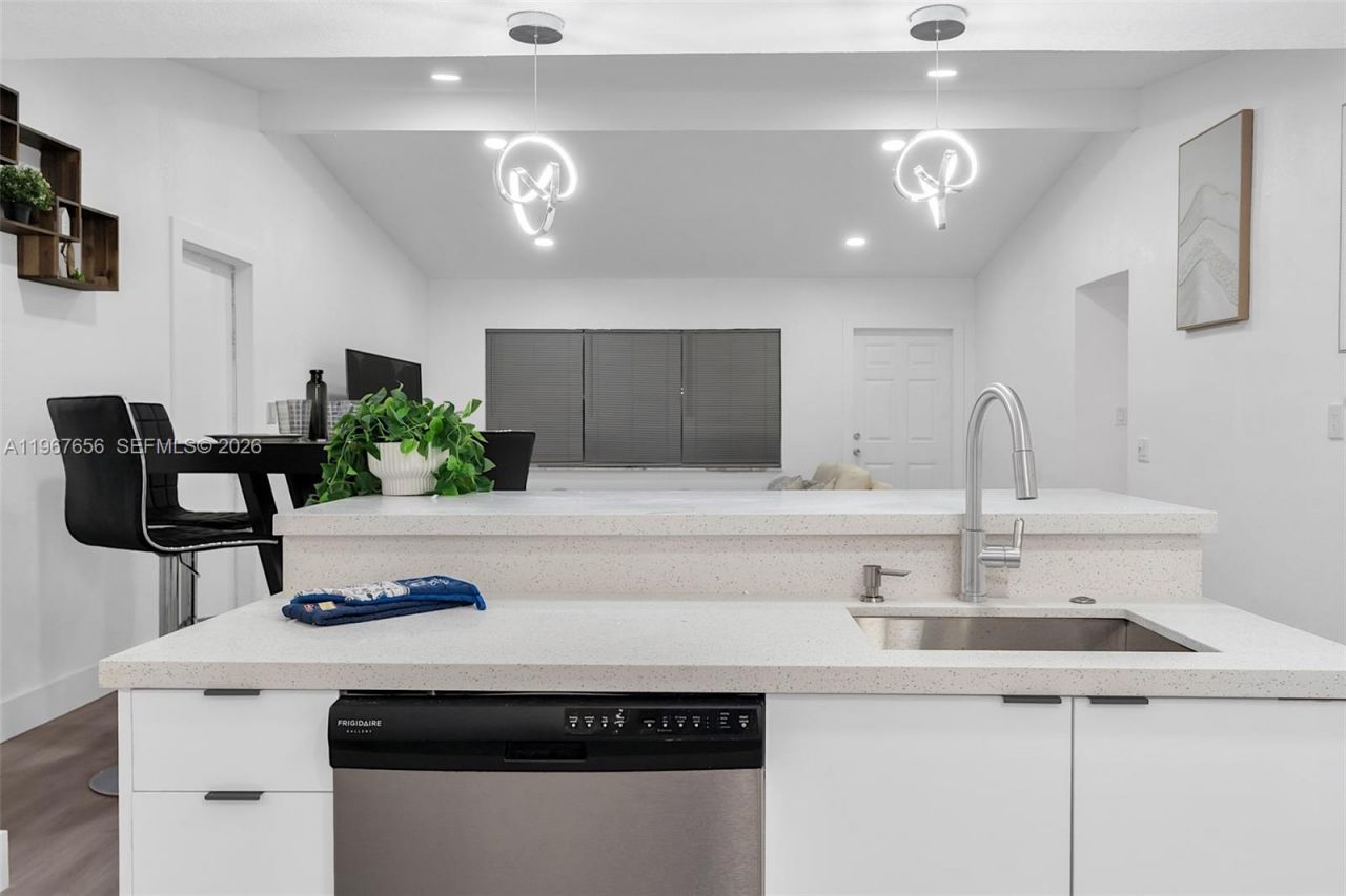 658 SW 1st Ct , Boynton Beach, FL 33426 Photo