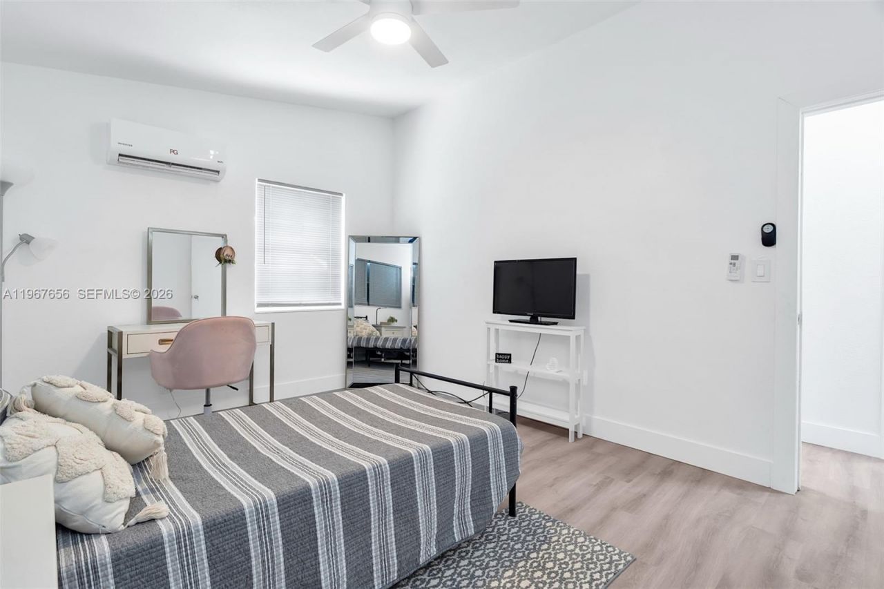 658 SW 1st Ct , Boynton Beach, FL 33426 Photo