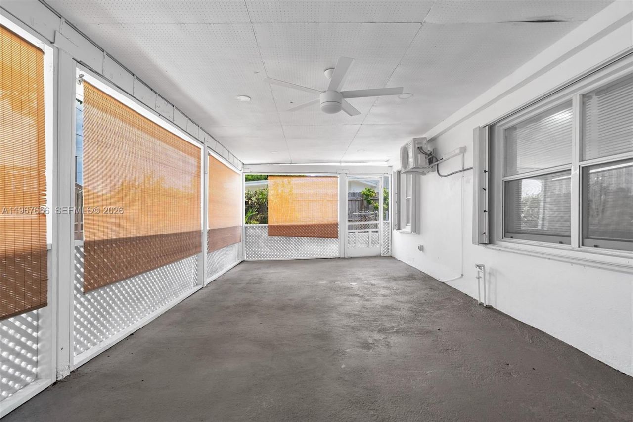 658 SW 1st Ct , Boynton Beach, FL 33426 Photo