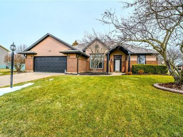 1374 Rose Lake Drive, Bellbrook, OH 45305