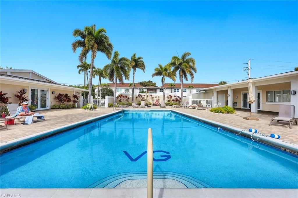 668 Broad Ave S, Unit J668, Naples, FL 34102 Photo