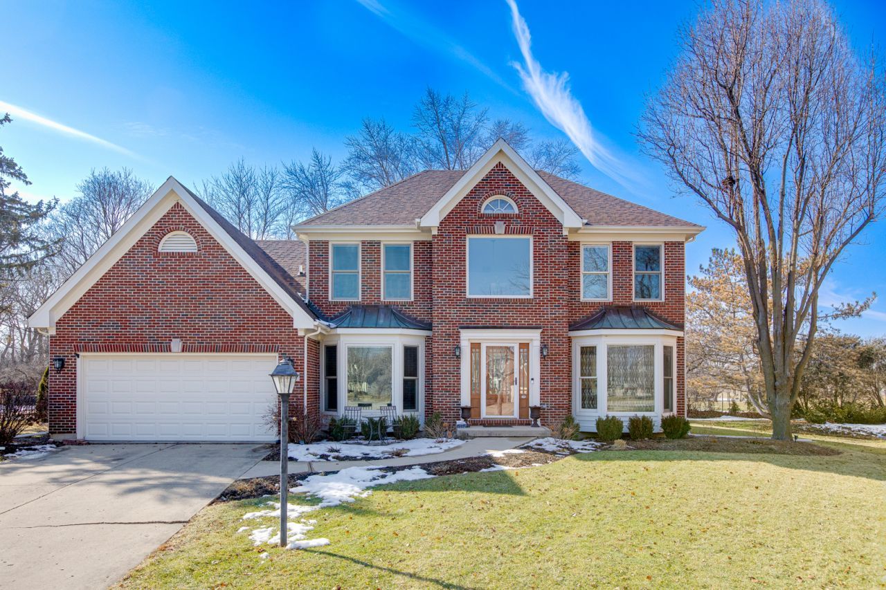 560 Partridge Drive, West Chicago, IL 60185 Main Photo