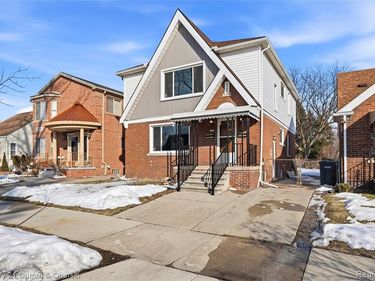 6640 Yinger Avenue, Dearborn, MI 48126