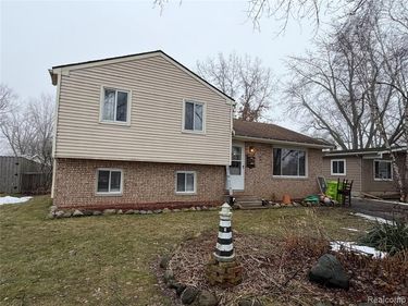 3412 W Clarice Avenue, Highland Twp, MI 48356