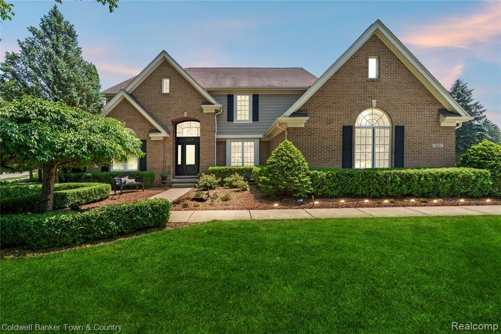 324 Nairn Circle, Highland Township, MI 48357 Main Photo