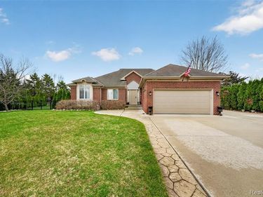 37822 Lilac Lane, Richmond, MI 48062