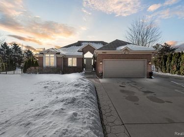 37822 Lilac Lane, Richmond, MI 48062