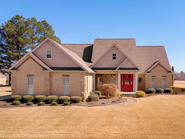 258 Plantation Springs Dr, Florence, AL 35630