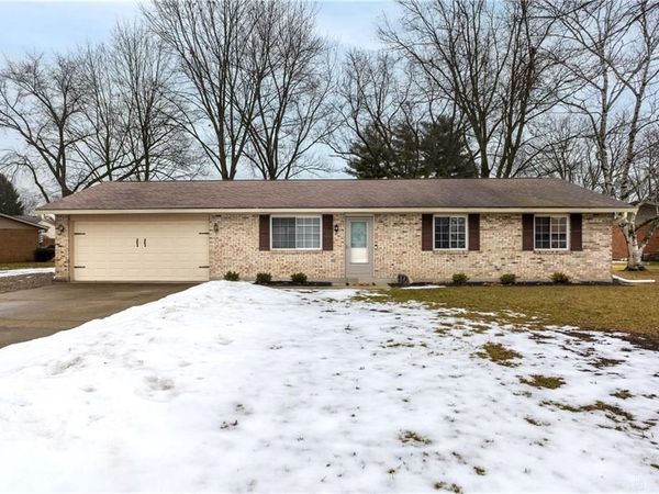 3135 Honeysuckle Drive, Troy, OH 45373