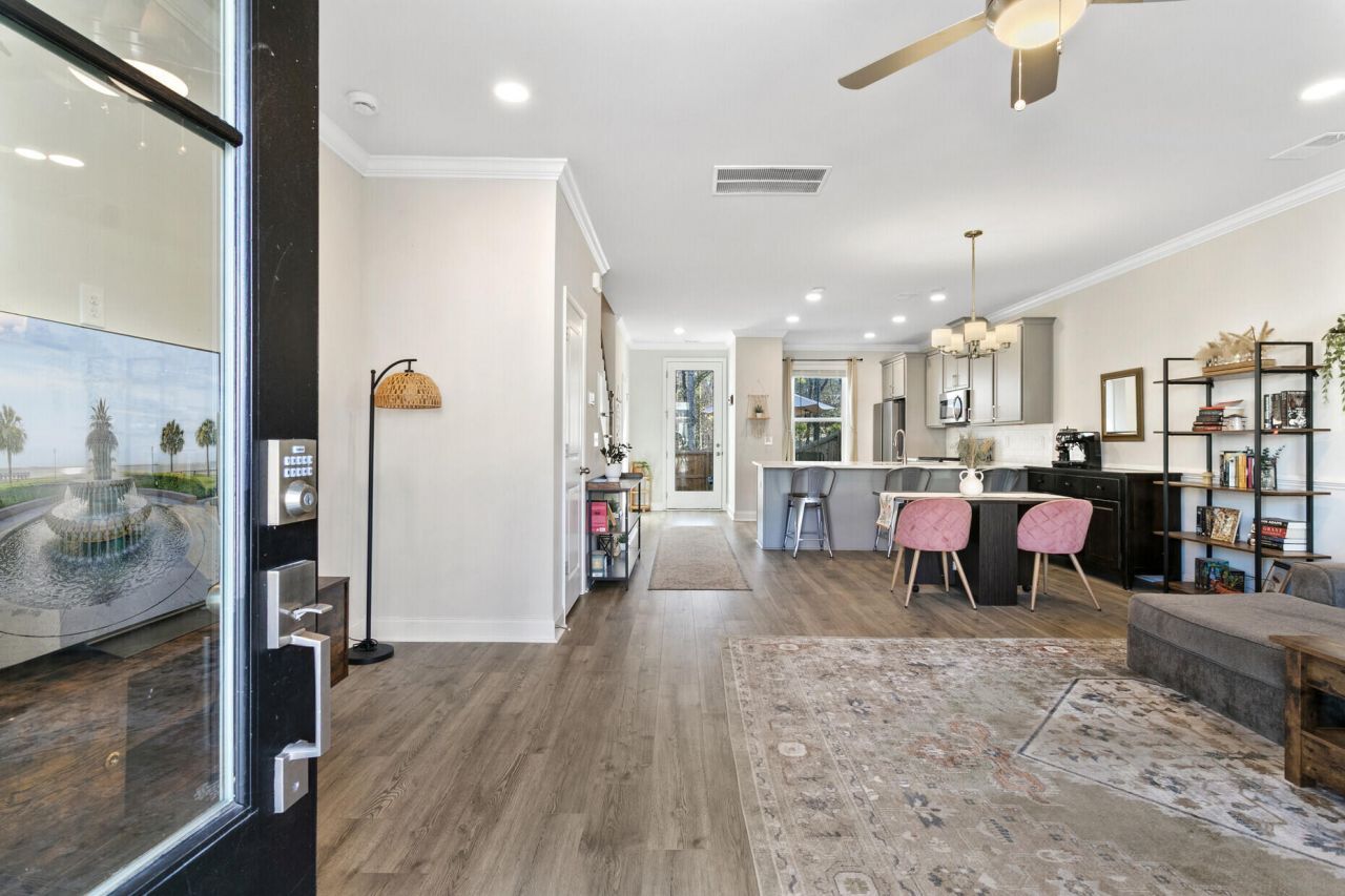 511 Green Fern Drive Photo 4