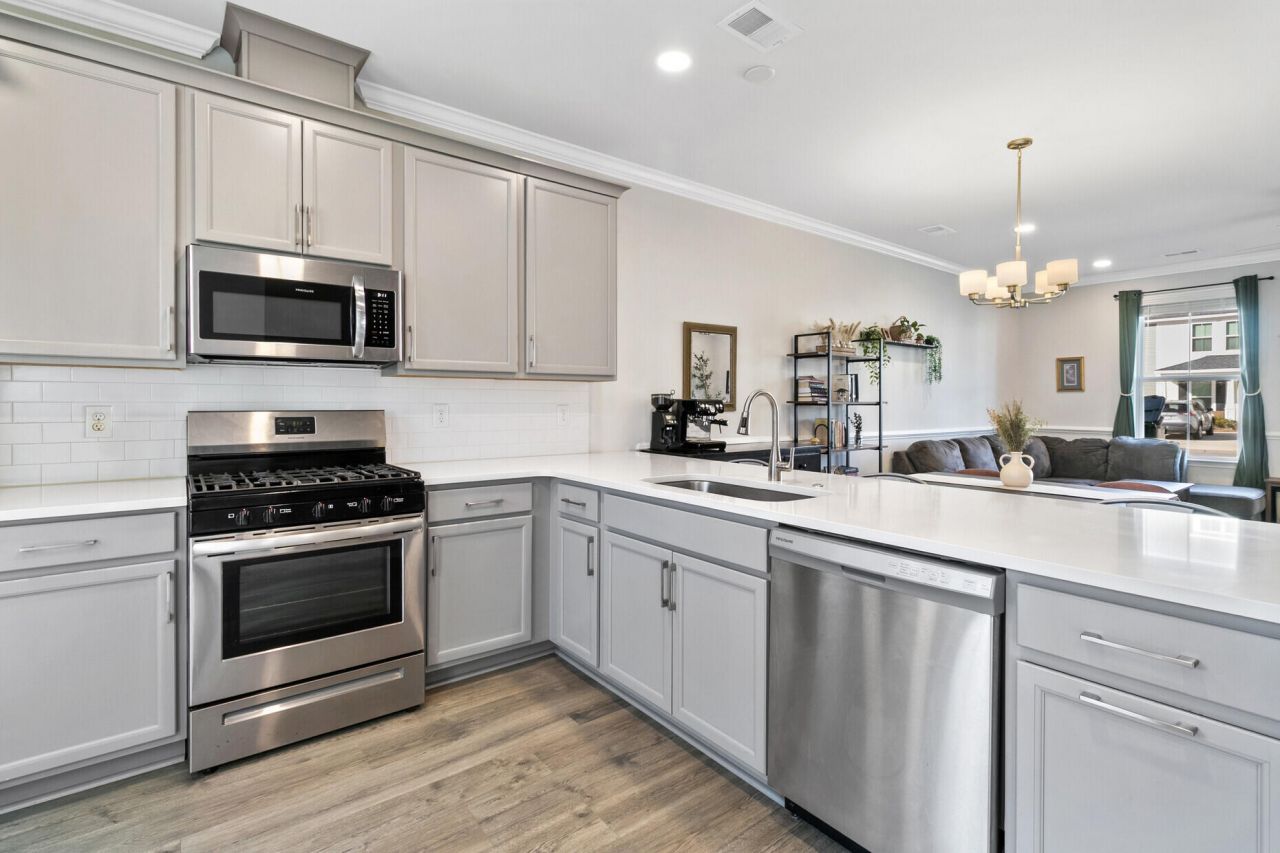 511 Green Fern Drive Photo 8