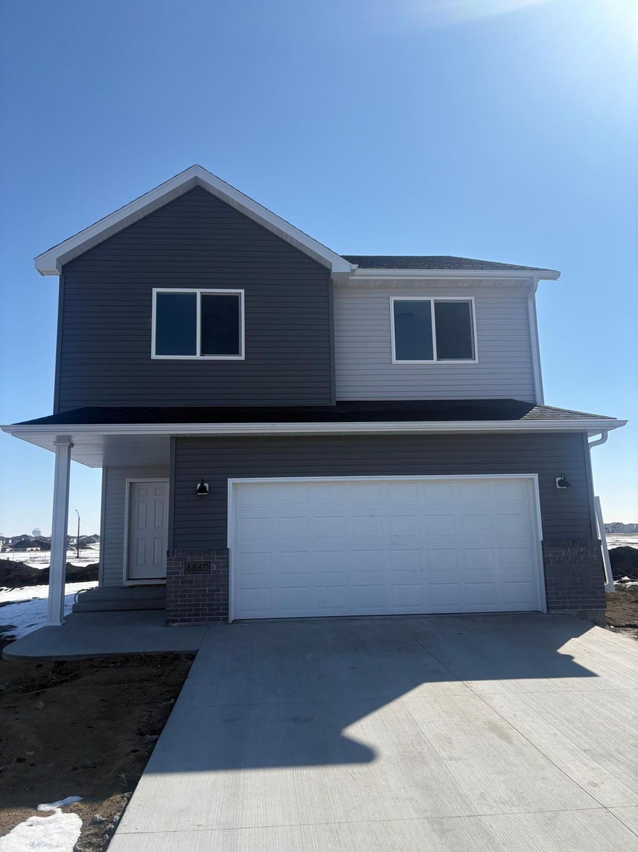 6860 32nd Street S, Fargo, ND 58104 Main Photo