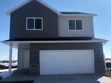 6860 32nd Street S, Fargo, ND 58104