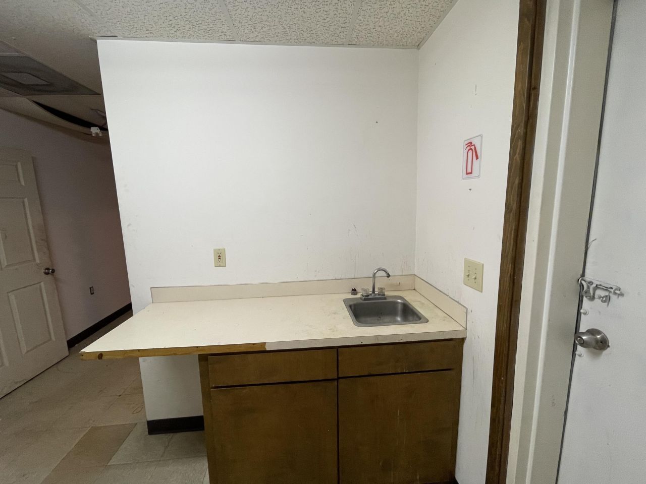 852 Dupont Road Photo 11