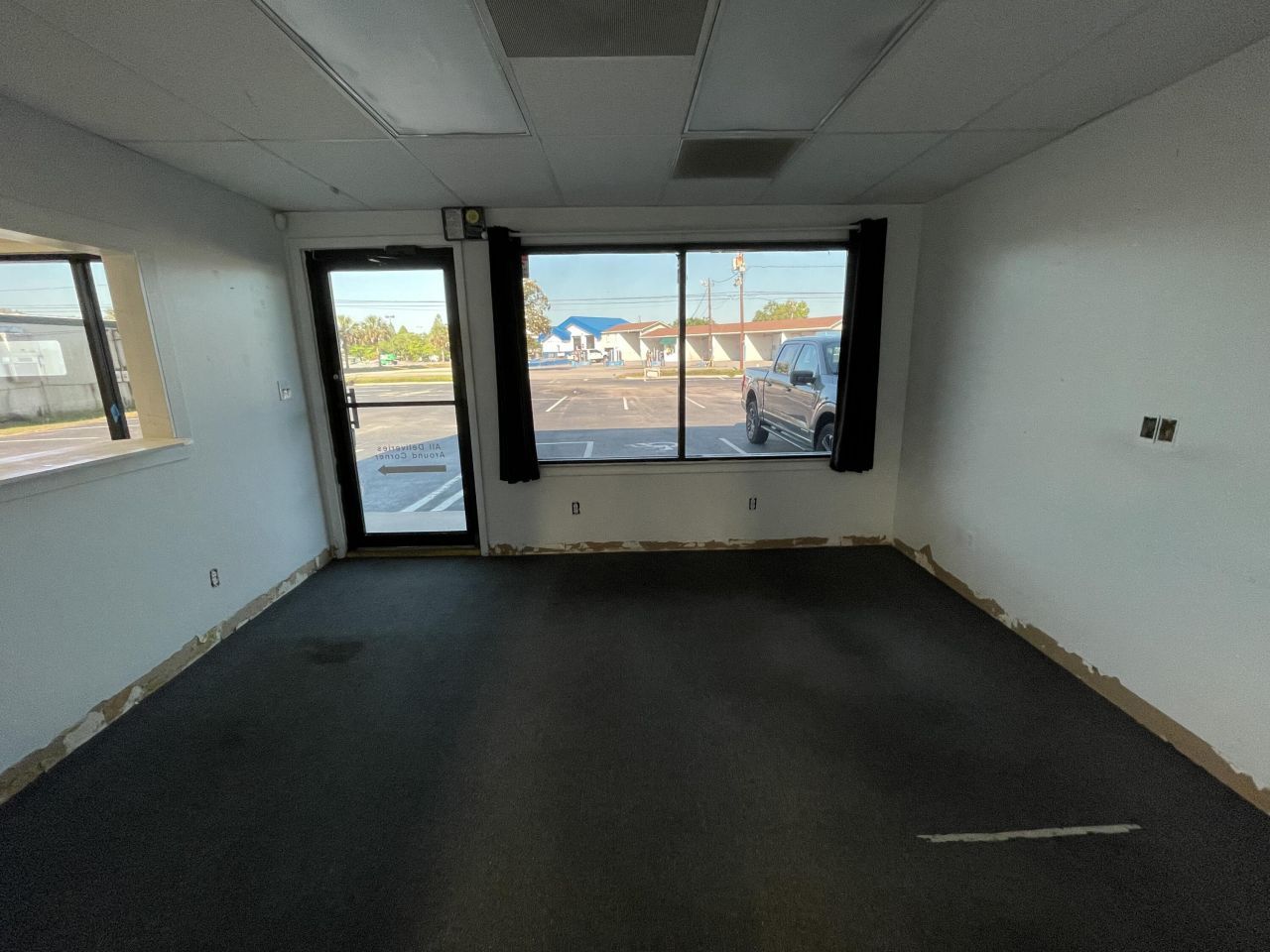 852 Dupont Road Photo 9