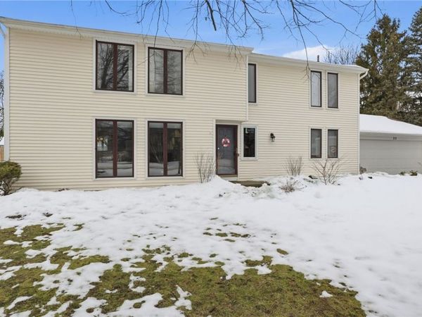 23 Copper Woods, Pittsford, NY 14534