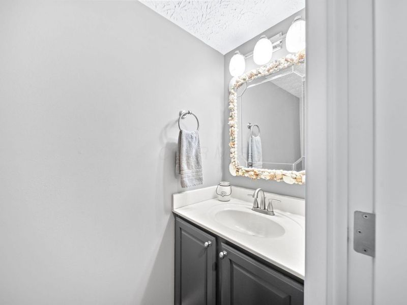 2073 Parklawn Drive, Lewis Center, OH 43035 Photo 14