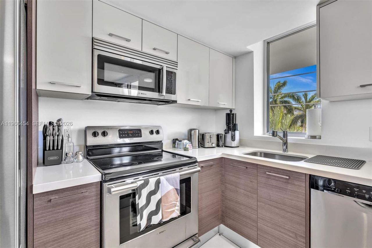 9901 E Bay Harbor Dr, Unit 403, Bay Harbor Islands, FL 33154 Photo