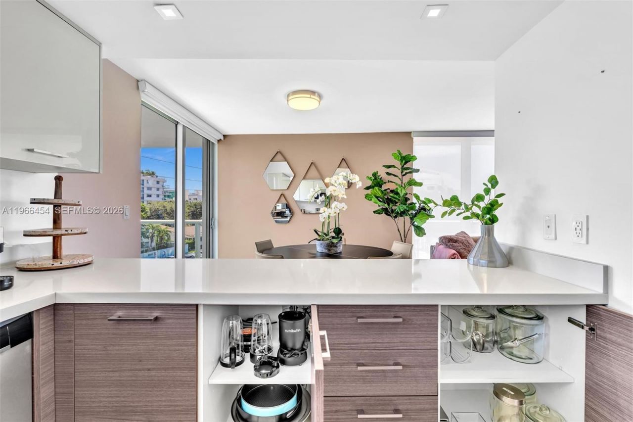 9901 E Bay Harbor Dr, Unit 403, Bay Harbor Islands, FL 33154 Photo