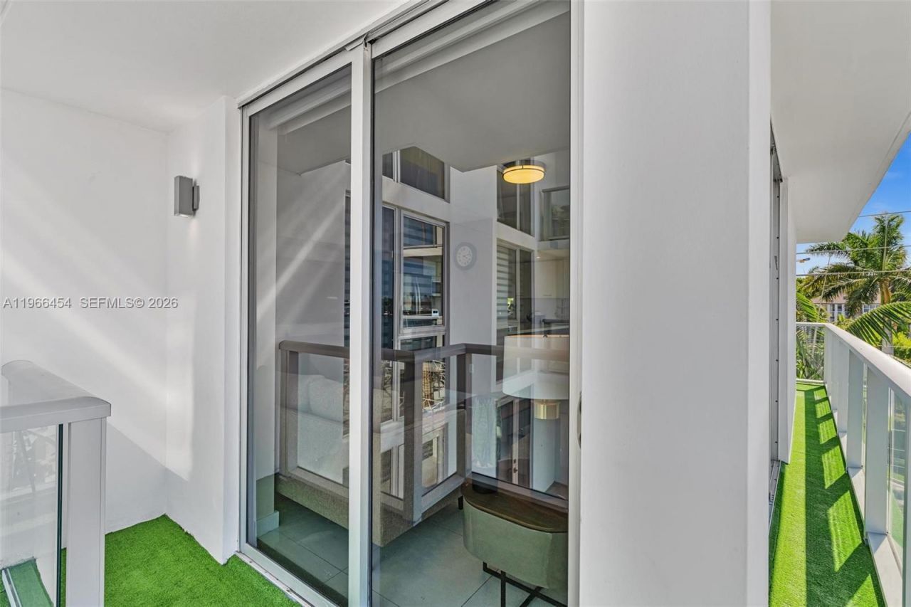 9901 E Bay Harbor Dr, Unit 403, Bay Harbor Islands, FL 33154 Photo