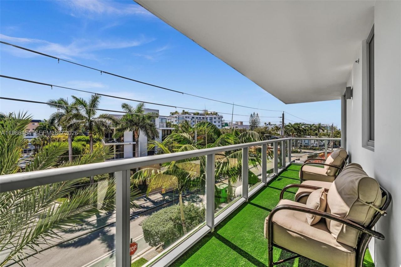 9901 E Bay Harbor Dr, Unit 403, Bay Harbor Islands, FL 33154 Photo