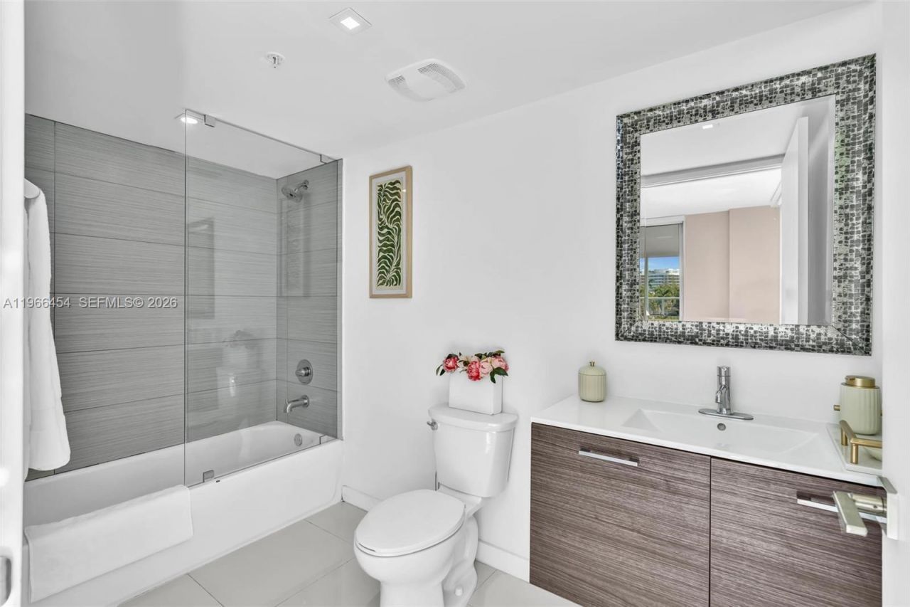 9901 E Bay Harbor Dr, Unit 403, Bay Harbor Islands, FL 33154 Photo