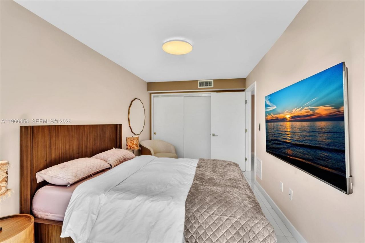 9901 E Bay Harbor Dr, Unit 403, Bay Harbor Islands, FL 33154 Photo