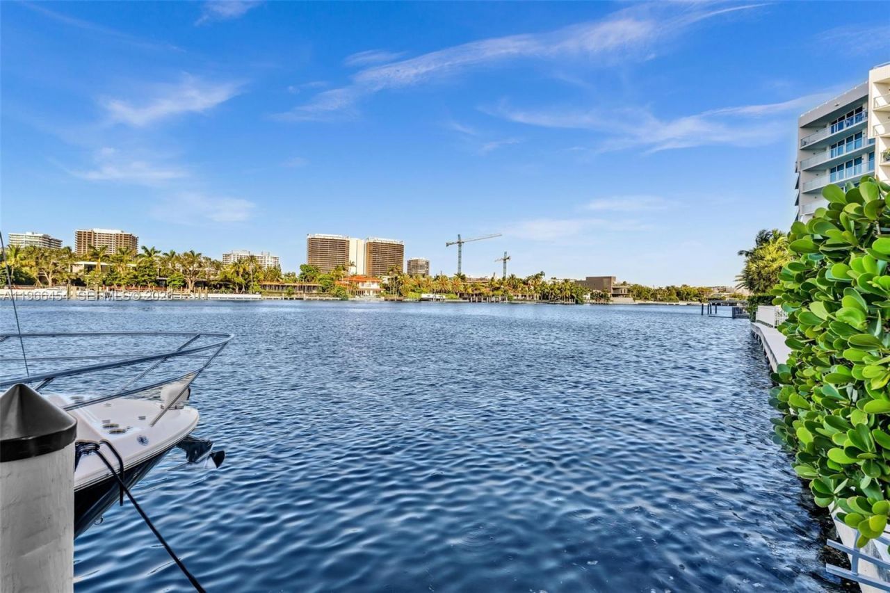 9901 E Bay Harbor Dr, Unit 403, Bay Harbor Islands, FL 33154 Photo