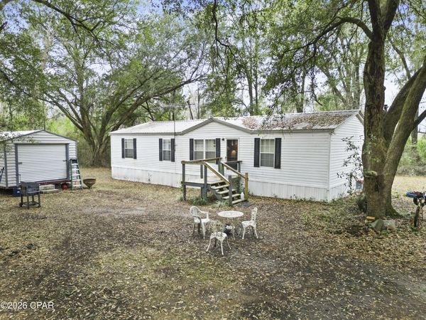1413 Walker Road , Graceville, FL 32440