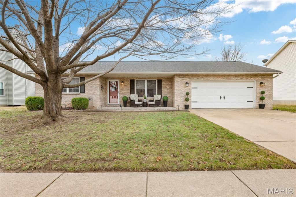 402 W Lincoln Avenue, Caseyville, IL 62232 Main Photo