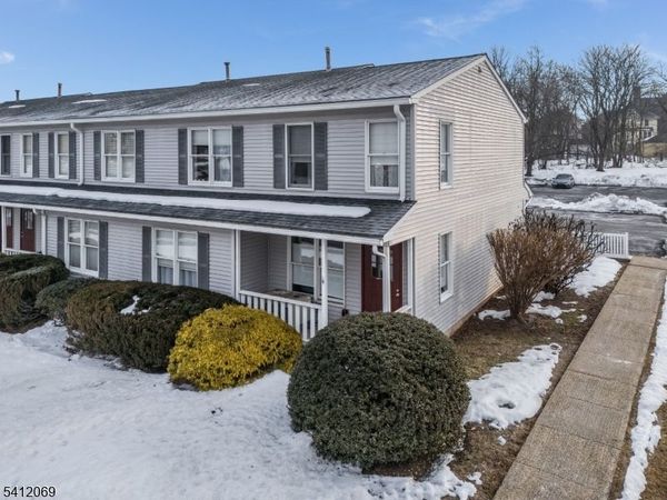 81 Park Ave, Flemington, NJ 08822